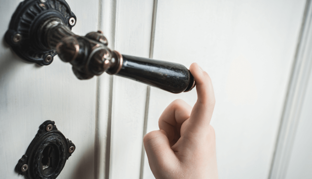 Why is My Apartment Garage Door Opener Stuck? 2 Locked Garage Door