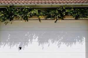 Read more about the article Garage Door 45 Degree Corners: Types, Sizes, and How to Replace Them