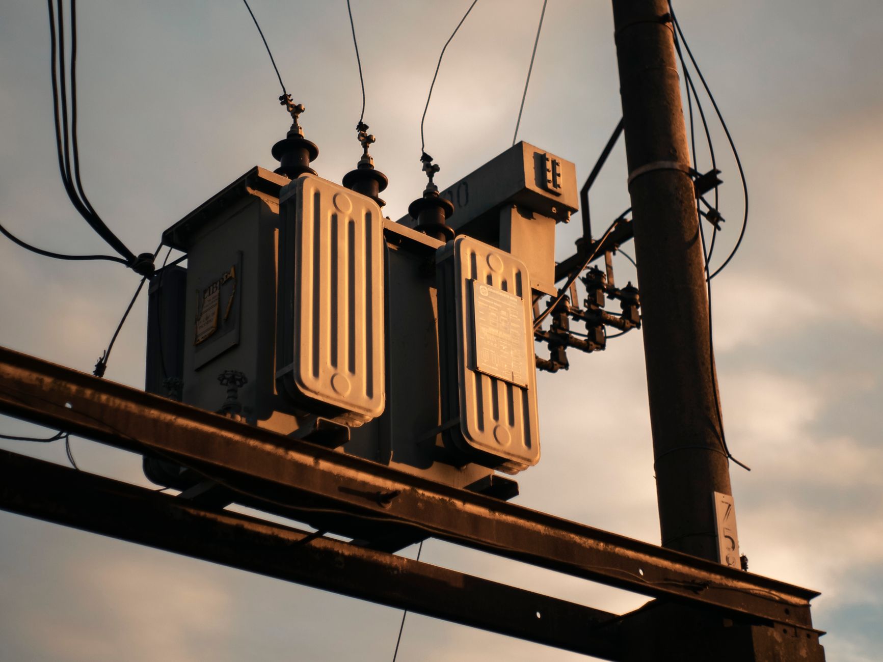 Electrical transformer showing buzzing or humming issue