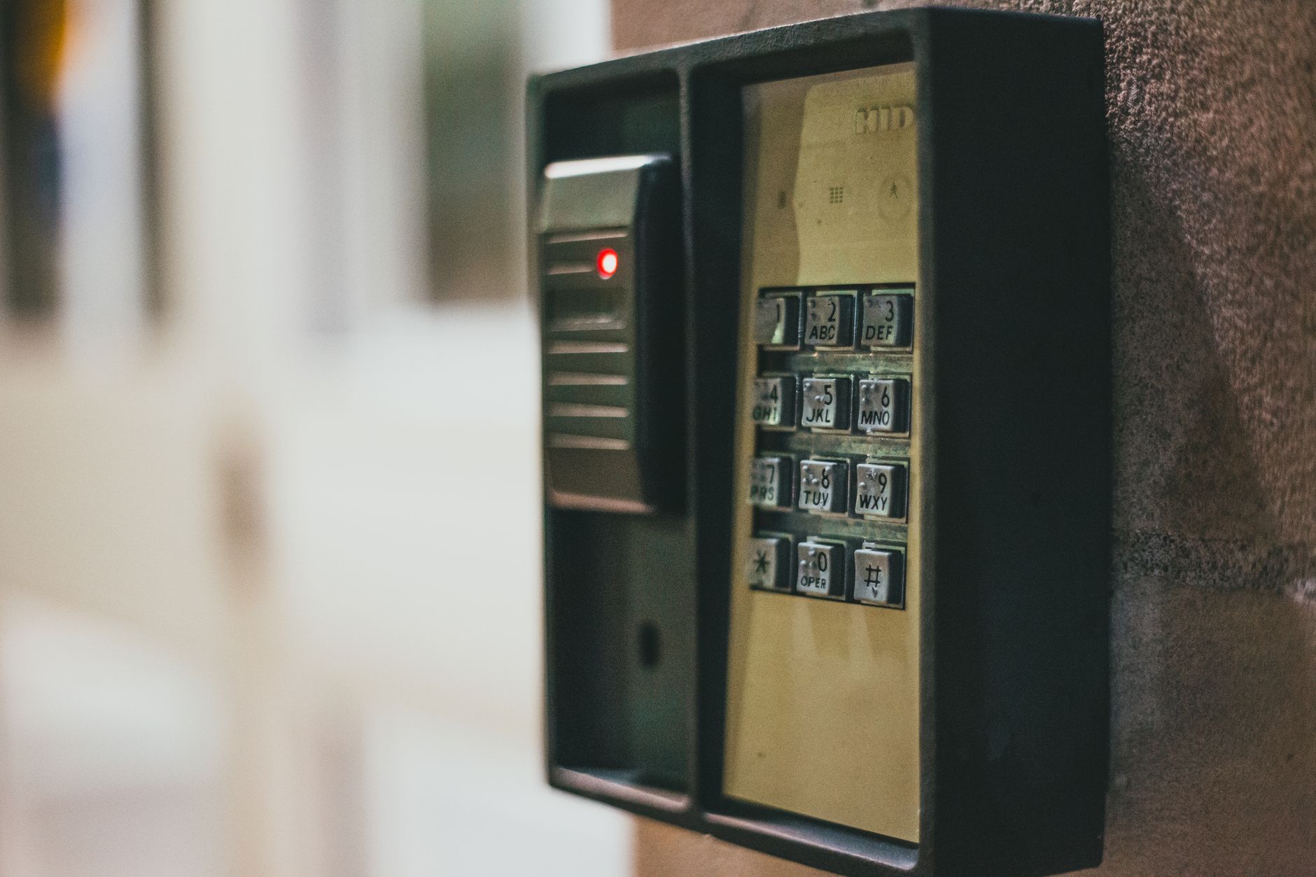 Read more about the article How to Reset Craftsman Garage Door Keypad Without Enter Button