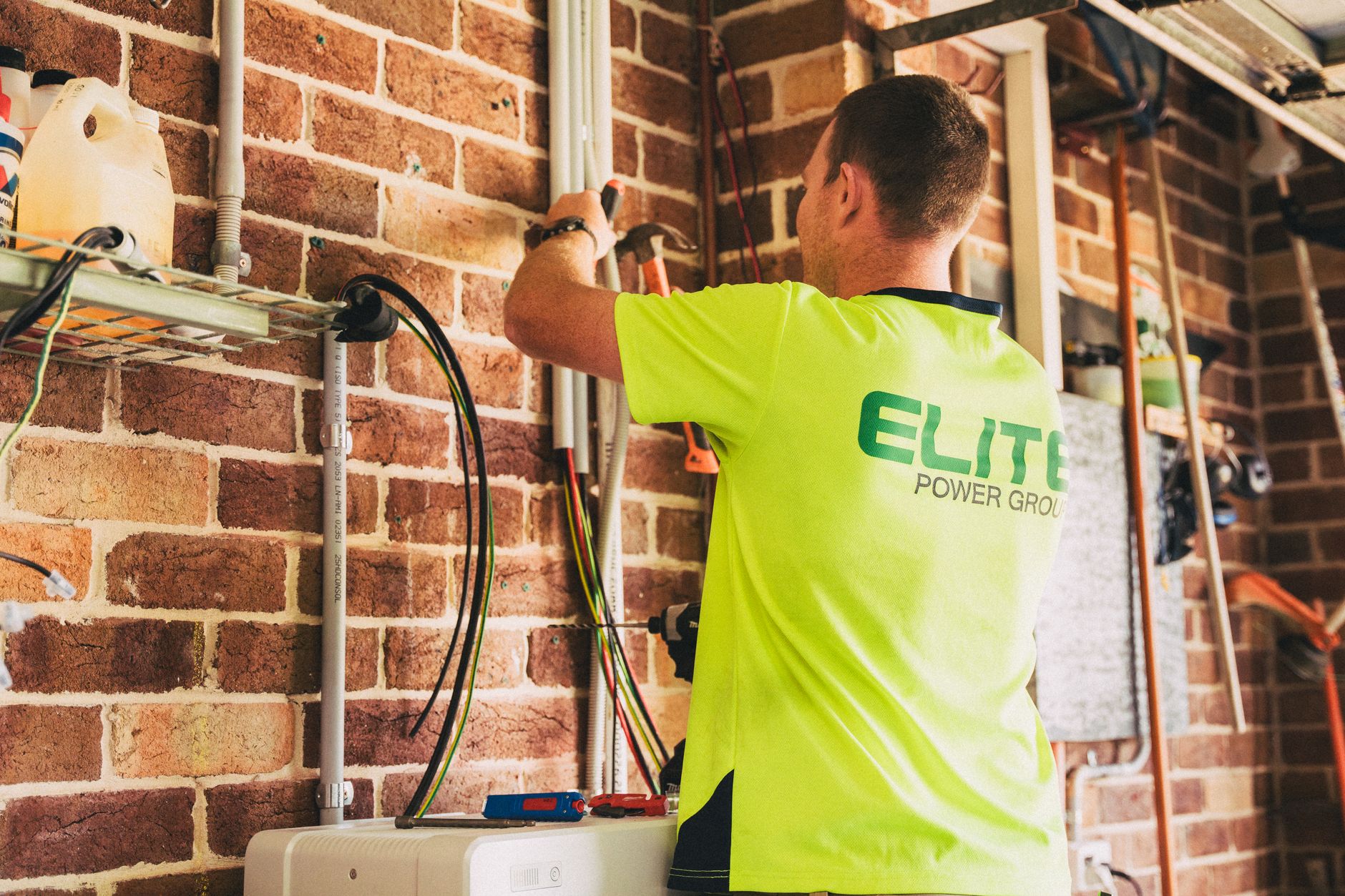 Is a Solar Powered Garage Door Opener Worth It? 4 Solar power battery storage system for home garage
