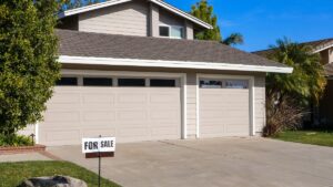 Read more about the article Does Genie Garage Door Opener Work With LiftMaster?